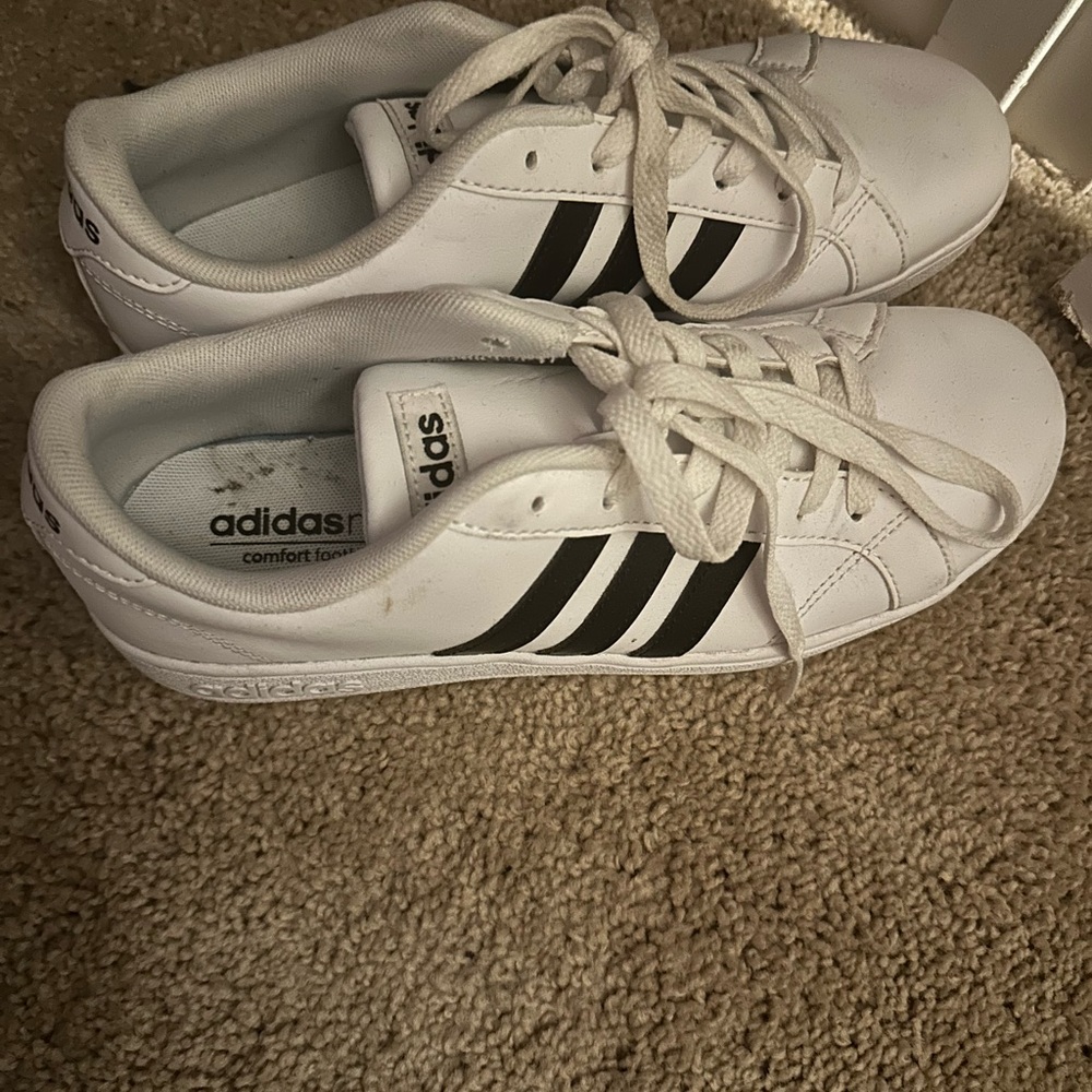 Adidas Shoe - Picture 3 of 4